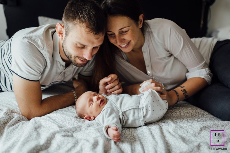 photographe nouveau-né bébé famille lifestyle à domicile savoie chambéry Charlène Aubert