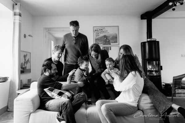 Séance photo famille à domicile portrait 3 générations chambéry savoie