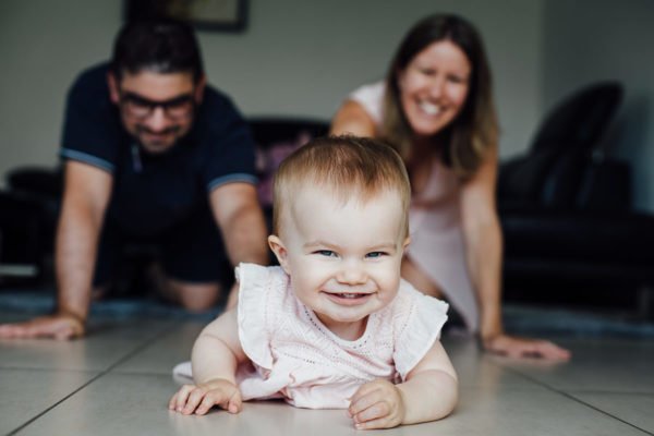 Séance photo bébé 1 an à domicile portrait enafnt famille chambéry savoie