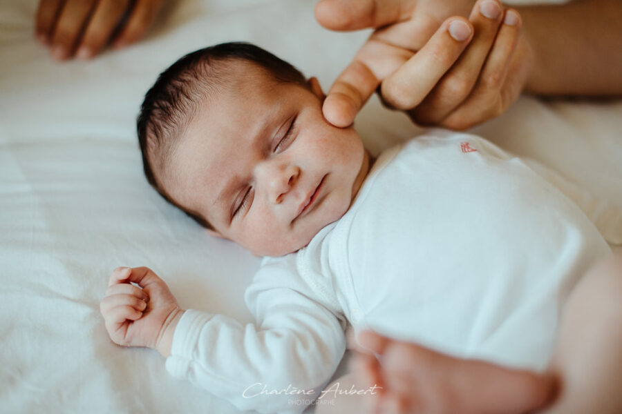 photographe nouveau-né bébé famille lifestyle à domicile savoie chambéry