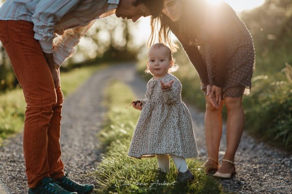 photographe famille lifestyle exterieur coucher soleil savoie vignes