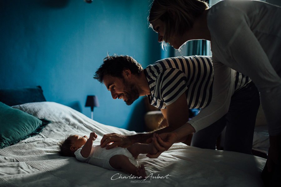 photographe nouveau-né bébé famille lifestyle à domicile savoie chambéry Charlène Aubert