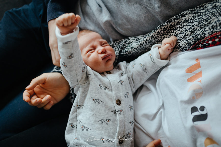 photographe nouveau-né bébé famille lifestyle à domicile savoie chambéry Charlène Aubert