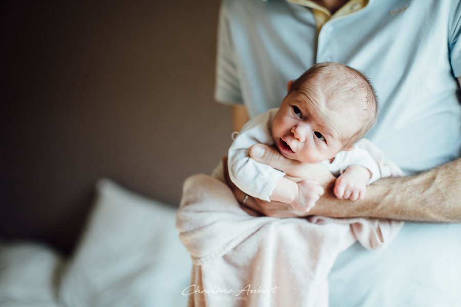 photographe nouveau-né bébé famille lifestyle à domicile savoie chambéry Charlène Aubert