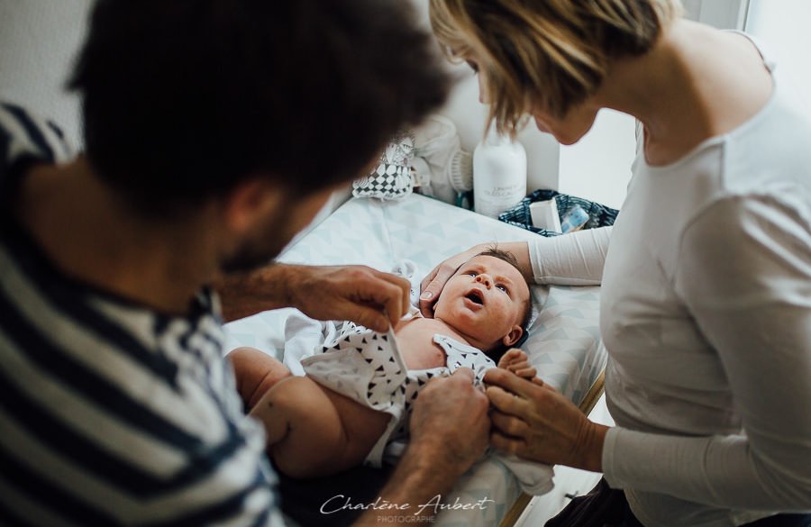 photographe nouveau-né bébé famille lifestyle à domicile savoie chambéry Charlène Aubert