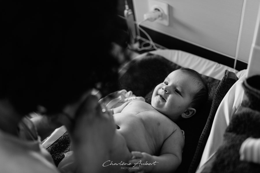Séance photo bébé 1 an à domicile bain change chambéry savoie